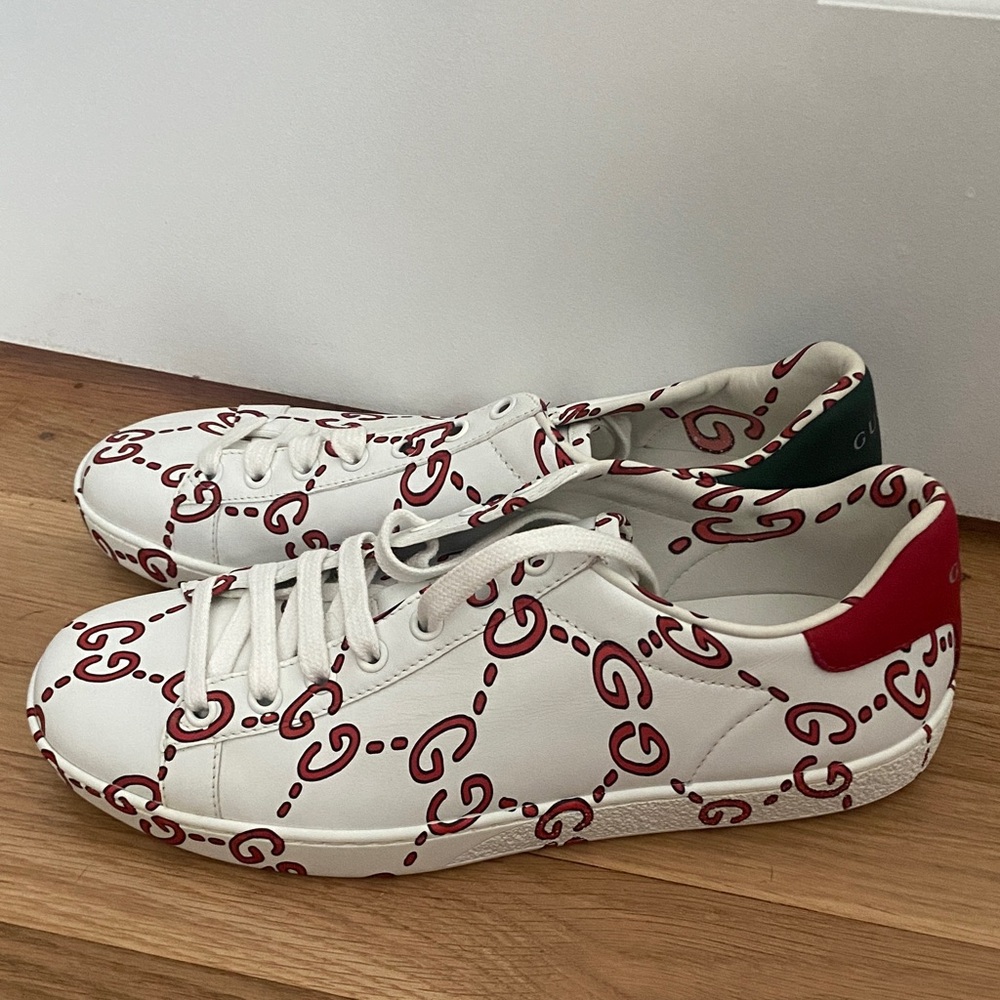 Women’s GUCCI sneakers